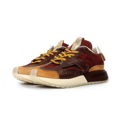 SNEAKERS FAIRFAX