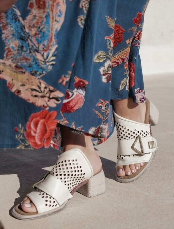 The A.S.98 mules to wear during this Spring Summer 22 season